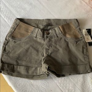 Maternity shorts